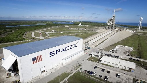 NASA  SpaceX       