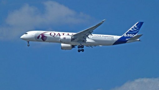  Qatar Airways    