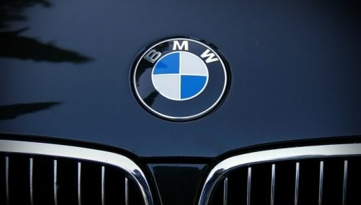  :     BMW