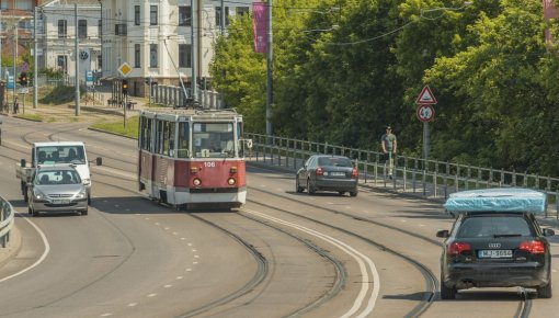 В общественном транспорте