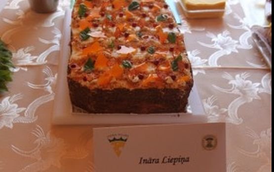    Siera un maizes sv&#275;tku s&#257;&#316;&#257; torte  