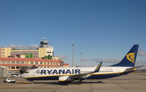 Ryanair  600  - 