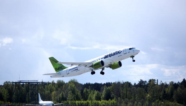  :  airBaltic      