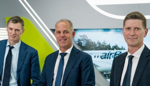  airBaltic :      ,  